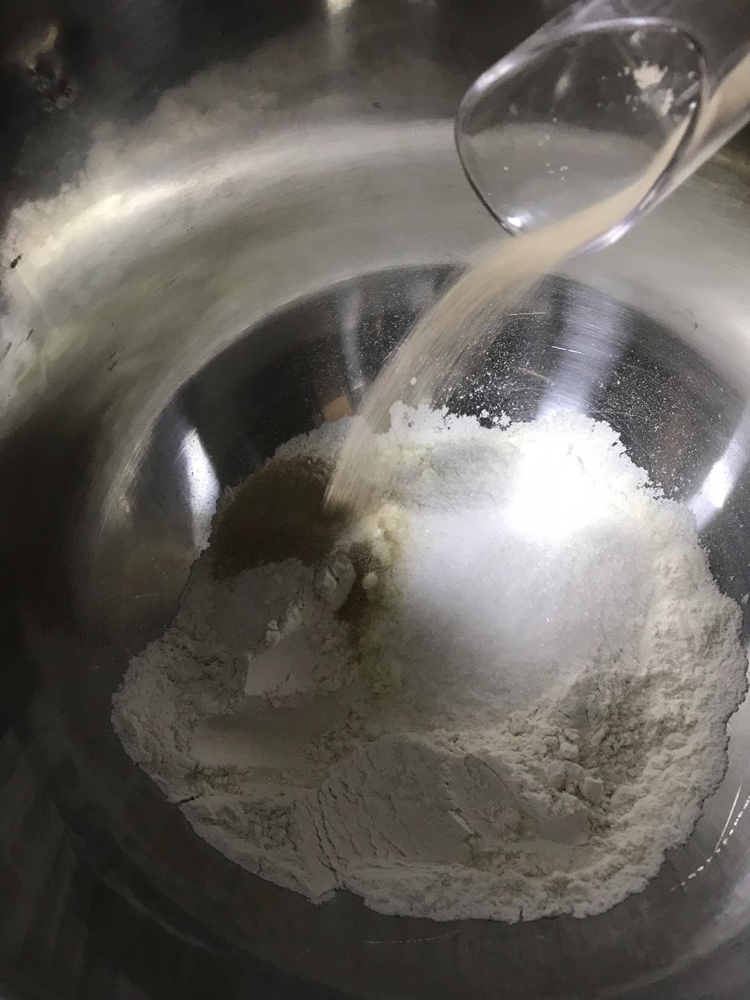 纯奶手撕吐司的做法 步骤1