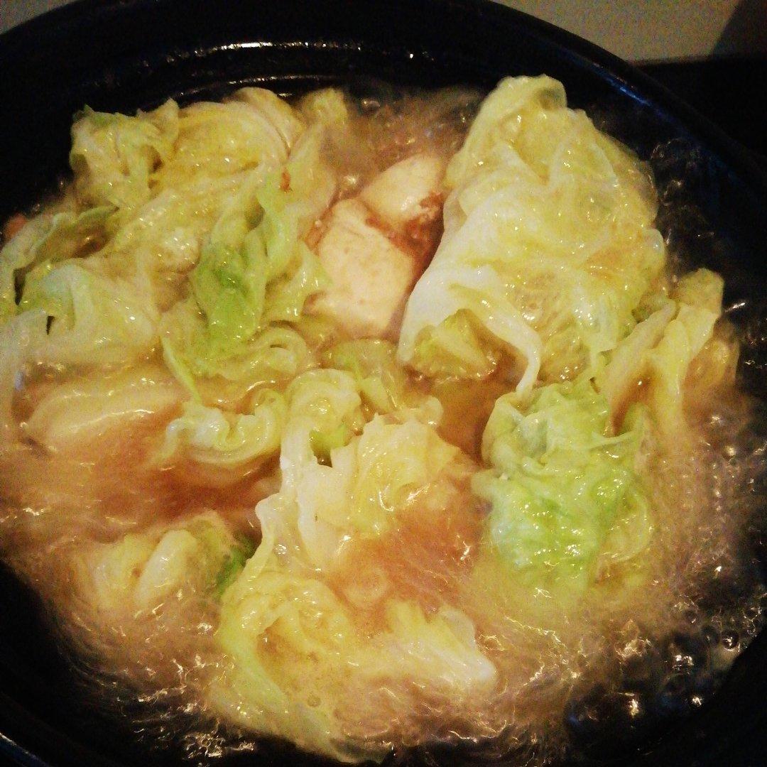 鲜菇豆腐煲