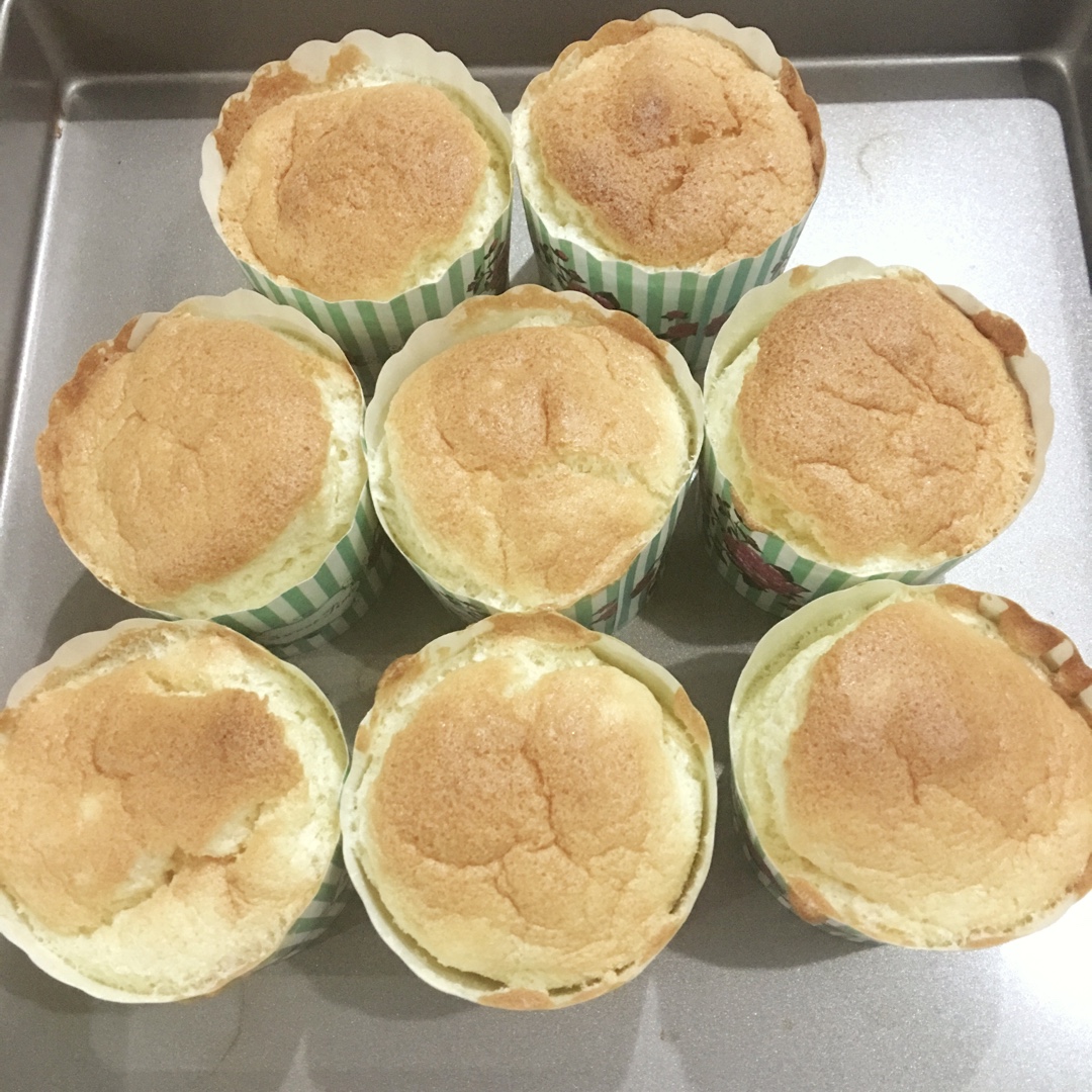 软绵绵戚风纸杯蛋糕