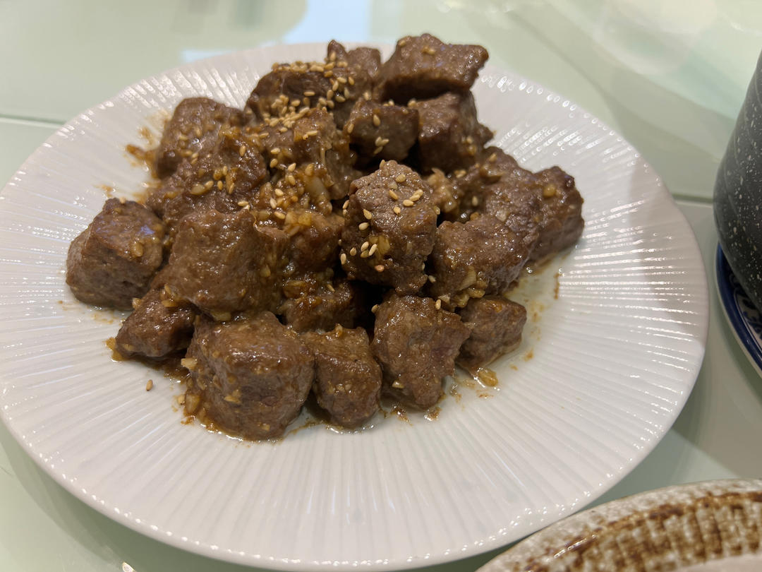 我做的蒜香孜然牛肉粒完爆烧烤店！！