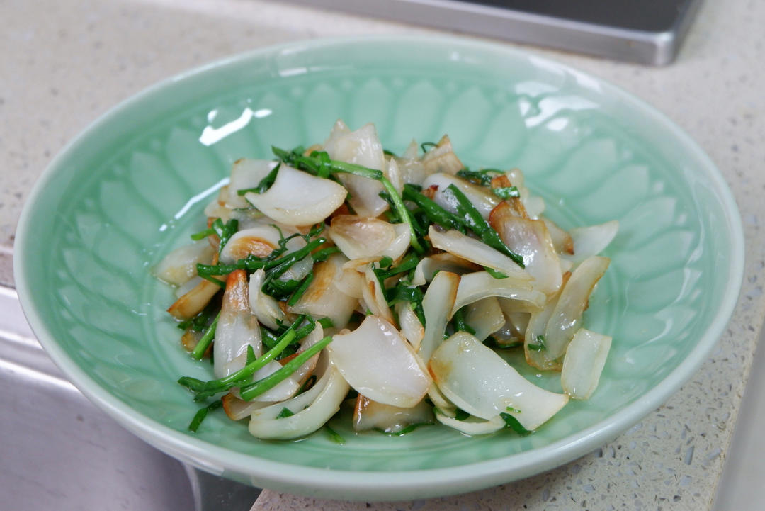 「记录」韭菜炒百合——来自公众号 喃猫小厨房