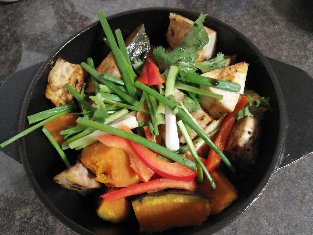 黑乐砂锅蒜香南瓜煲