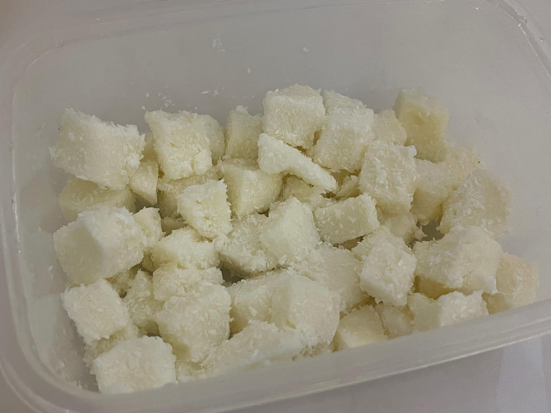 无需烤箱！奶香味浓郁！香甜嫩滑的椰蓉奶糕
