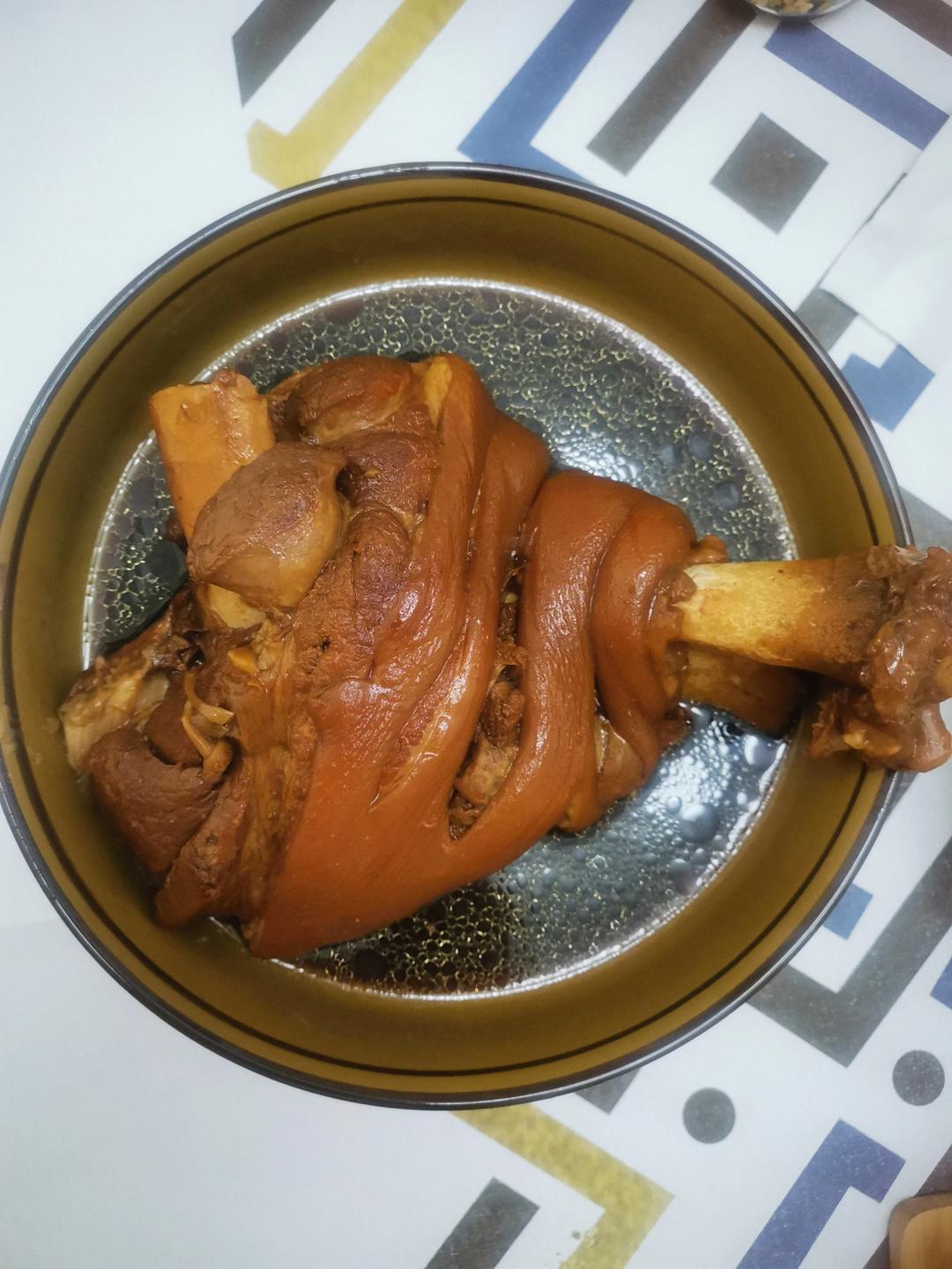 【红烧肘子】（家庭版卤蹄膀）