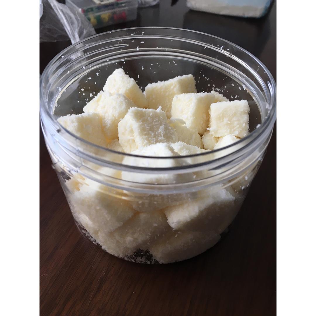 椰丝牛奶小方糕