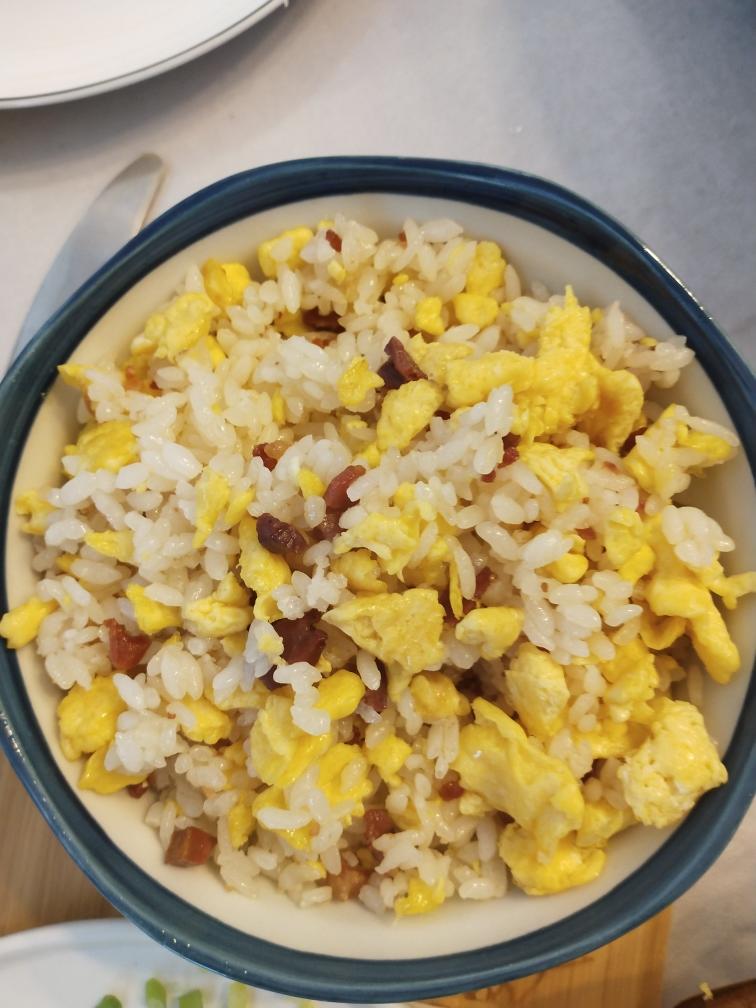 火腿鸡蛋炒饭