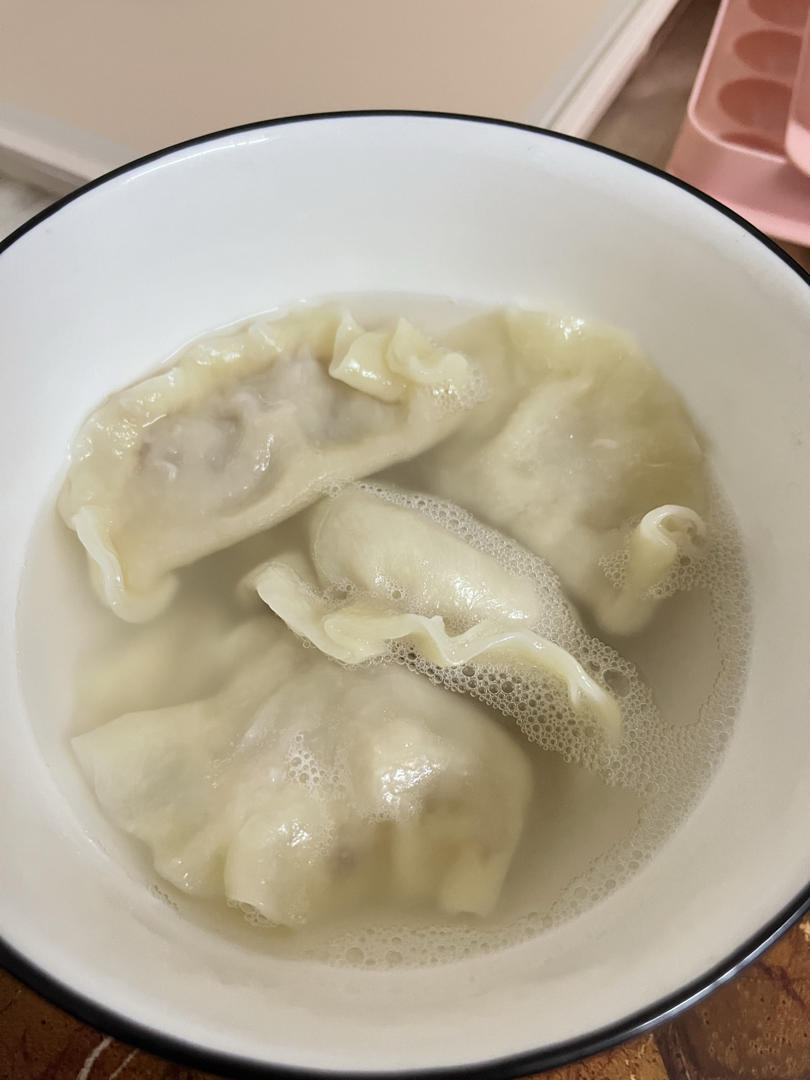 猪肉菜馅饺子     基础饺子的包法