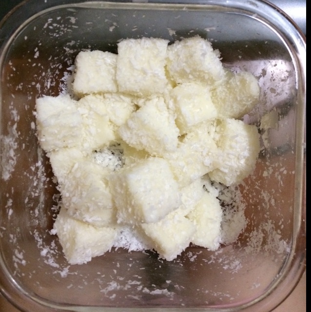 完胜85度C牛奶椰丝小方