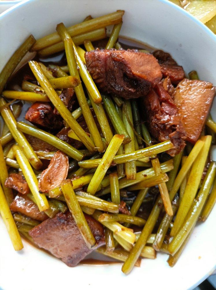 蒜苗烧肉
