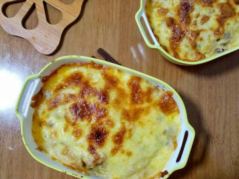 海鲜焗饭 Seafood Fried Rice with Cheesy Topping