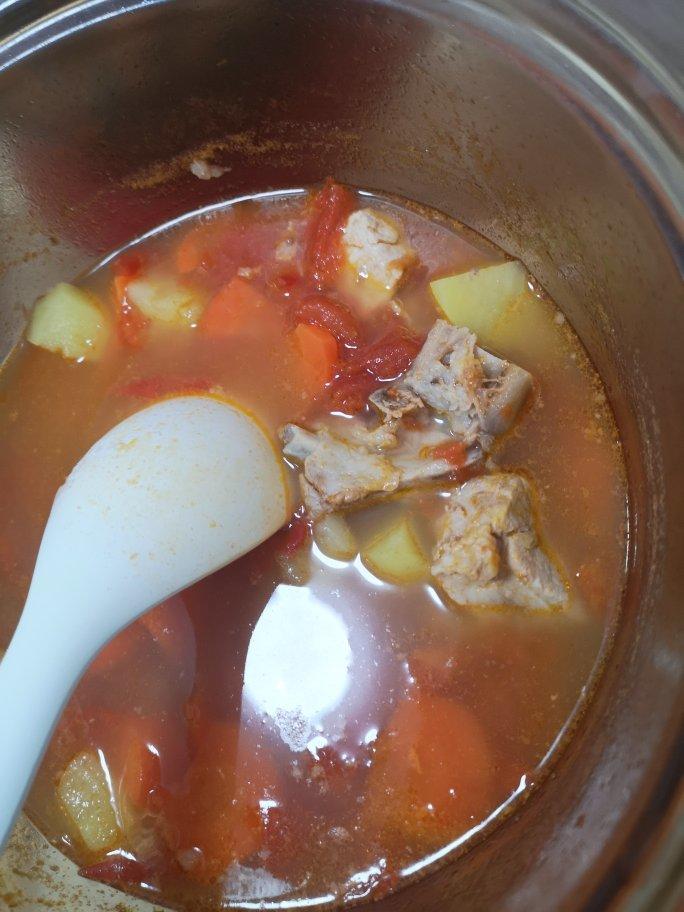 番茄土豆玉米排骨汤