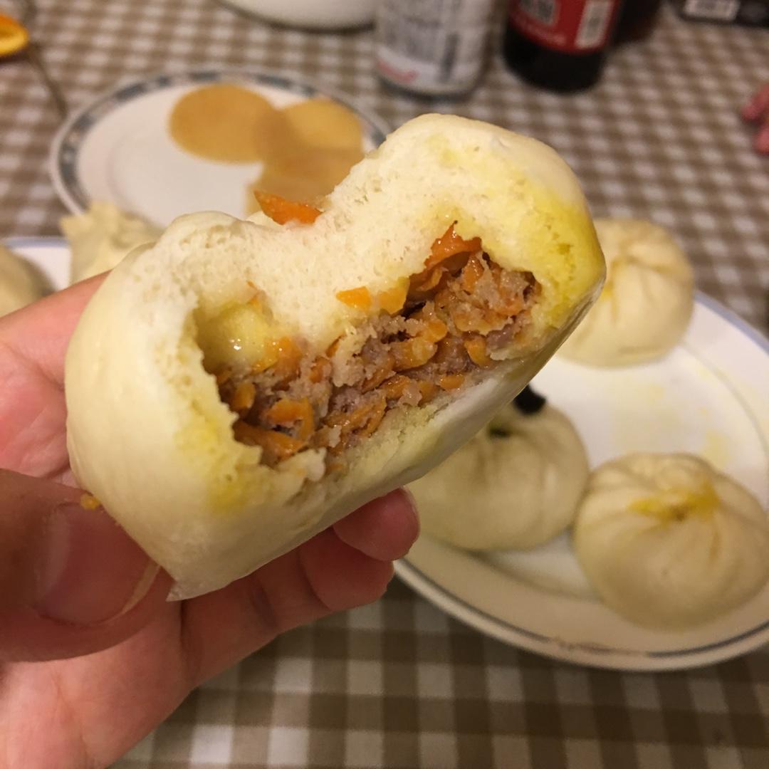 牛肉包子（胡萝卜洋葱馅)