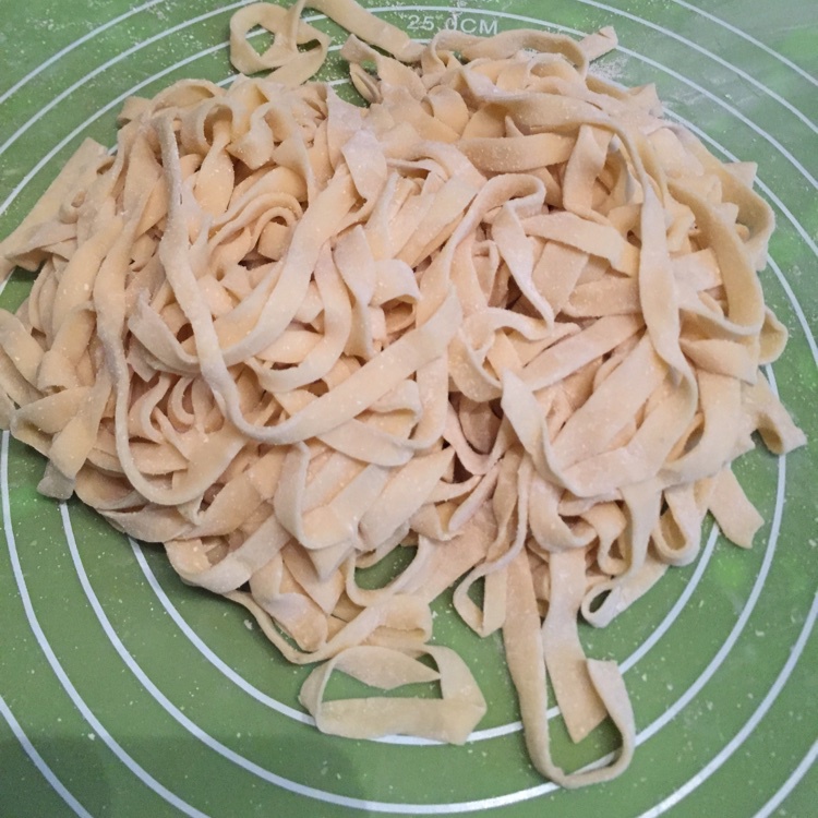 鸡蛋手擀面