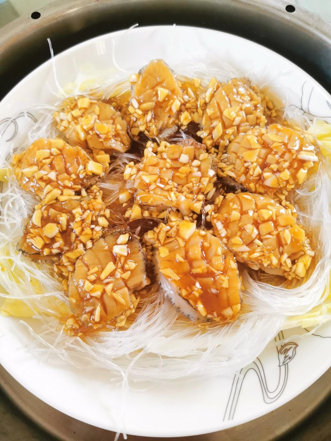 蒜蓉粉丝蒸鲍鱼