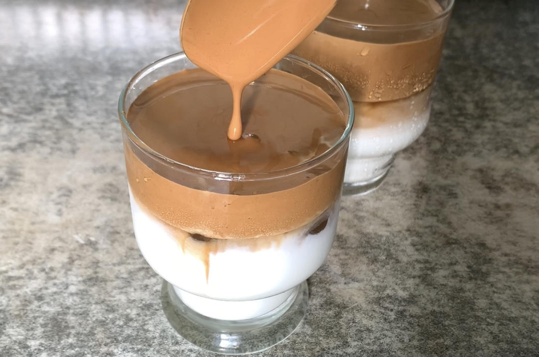 红遍全球的400次咖啡/Dalgona Coffee的制作与原理