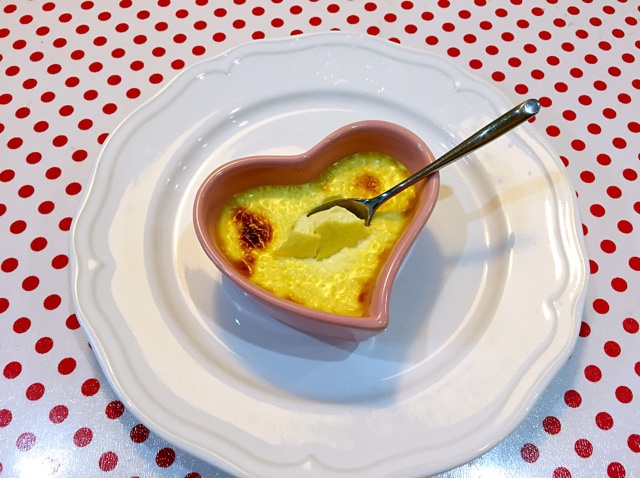 Crèmebrulée。法式烤布雷。焦糖布丁。
