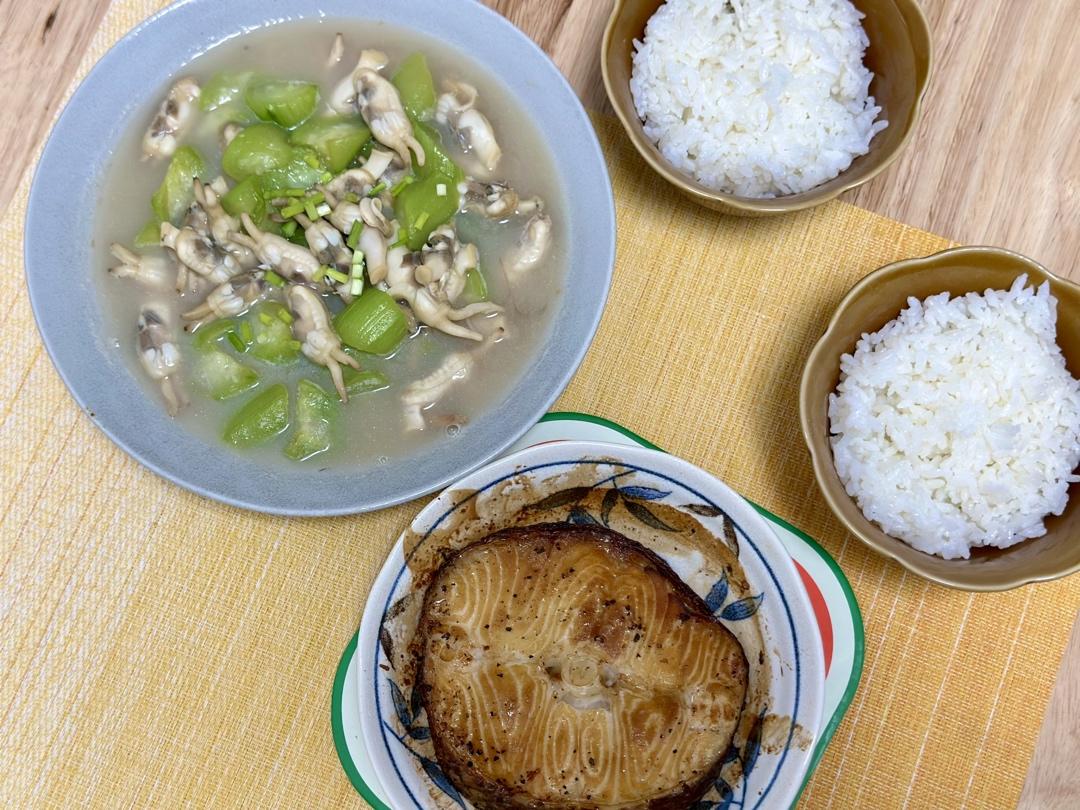 丝瓜烧蛏子(鲜掉眉毛)