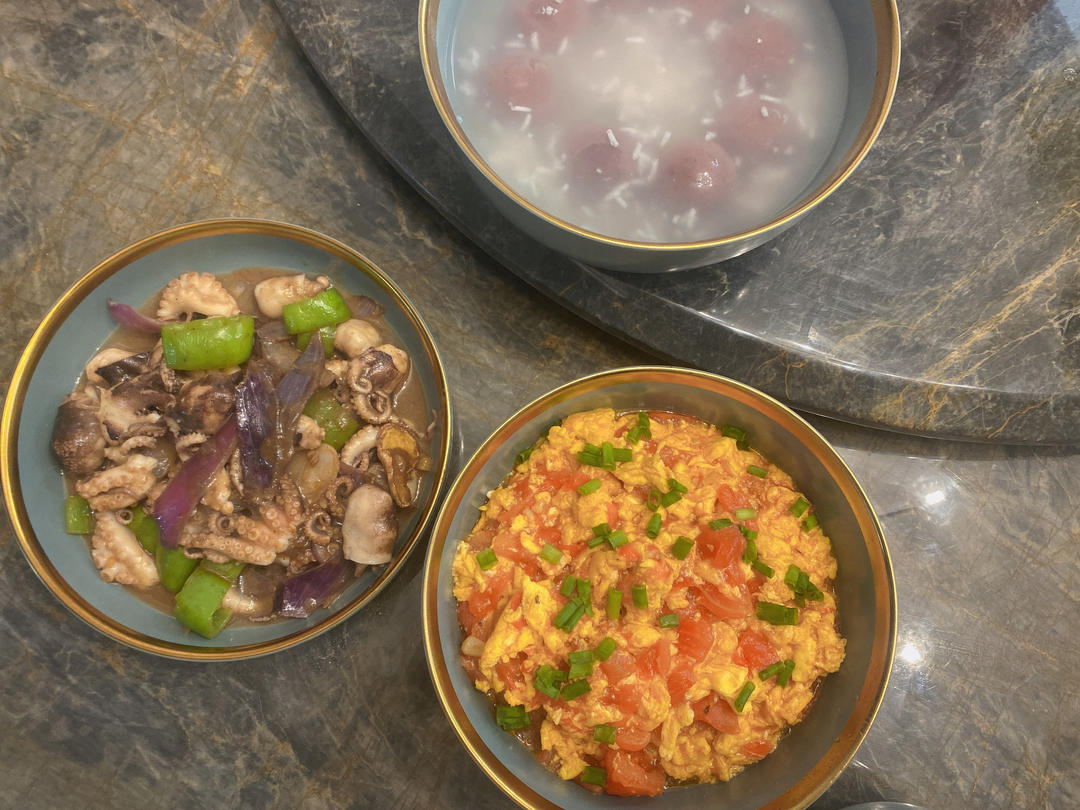 两步搞定脆嫰鲜美的葱爆八爪鱼