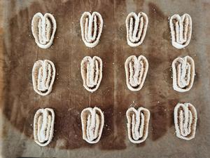 杏仁蝴蝶酥，有烤箱就能做成功的法式经典酥皮点心的做法 步骤9