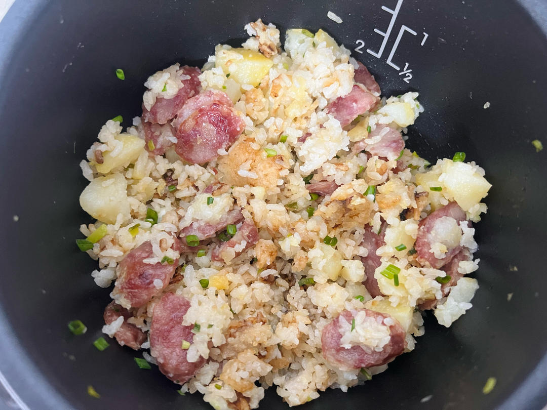 腊肠煲仔饭（电饭锅版）