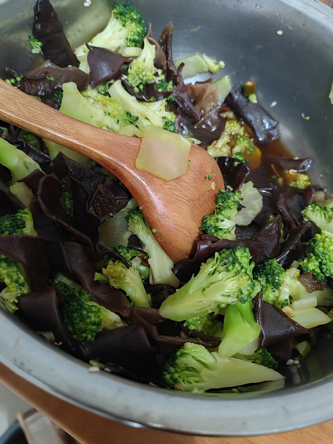 🥦低脂凉拌西兰花｜5分钟搞定！清爽脆嫩，减脂必备！