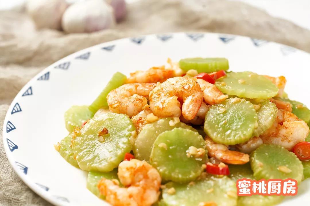 【莴笋炒虾仁】的做法
