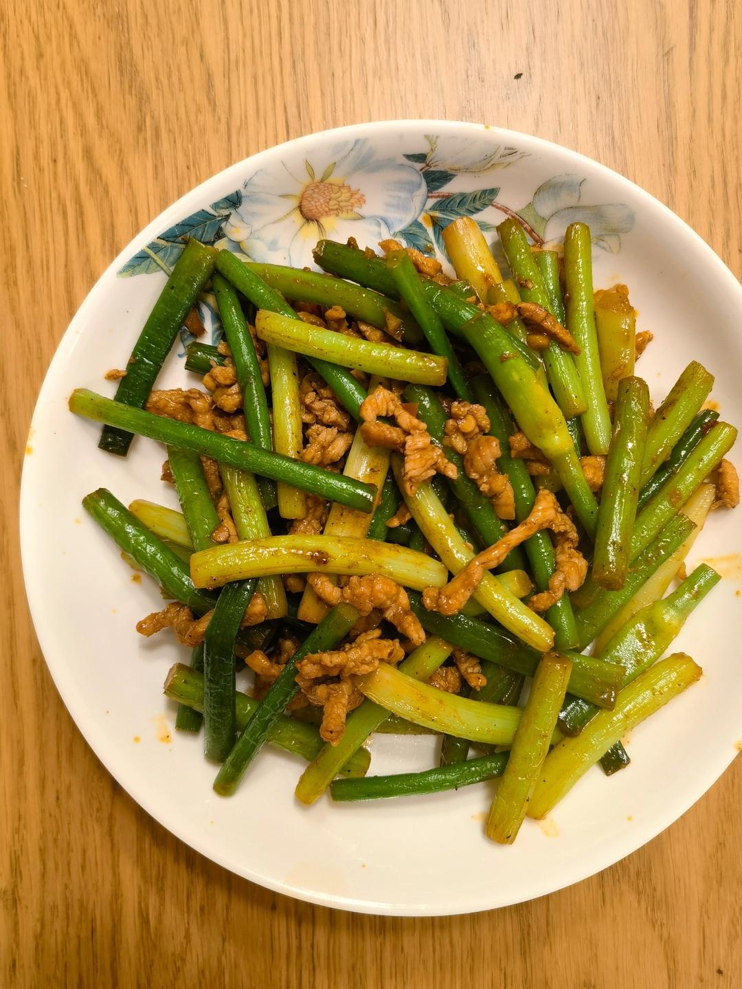 简单易做的下饭菜－蒜苔炒肉