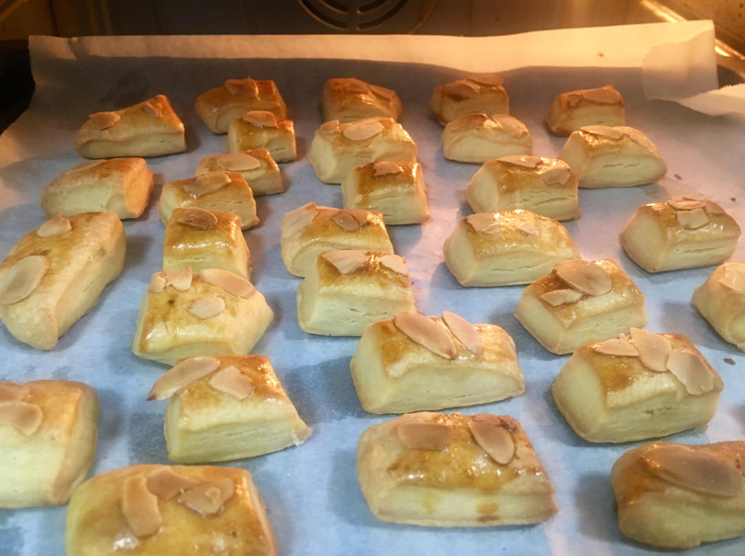 简易开酥方法：杏仁千层酥