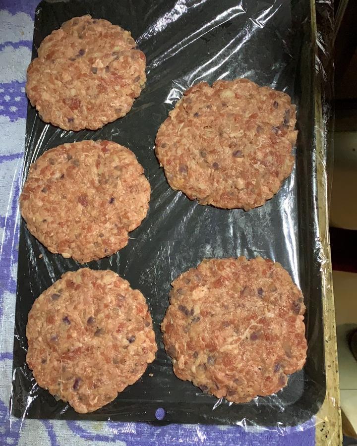 肉多汁的快手汉堡牛肉饼