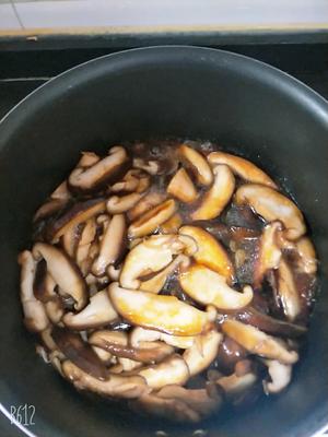 香菇油饭 简单下饭的做法 步骤5