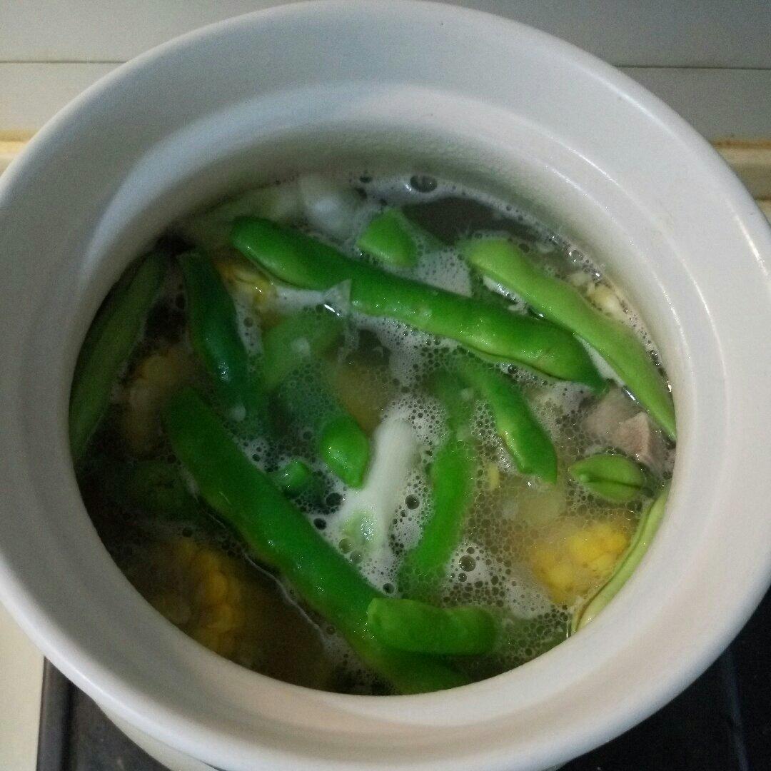排骨玉米汤