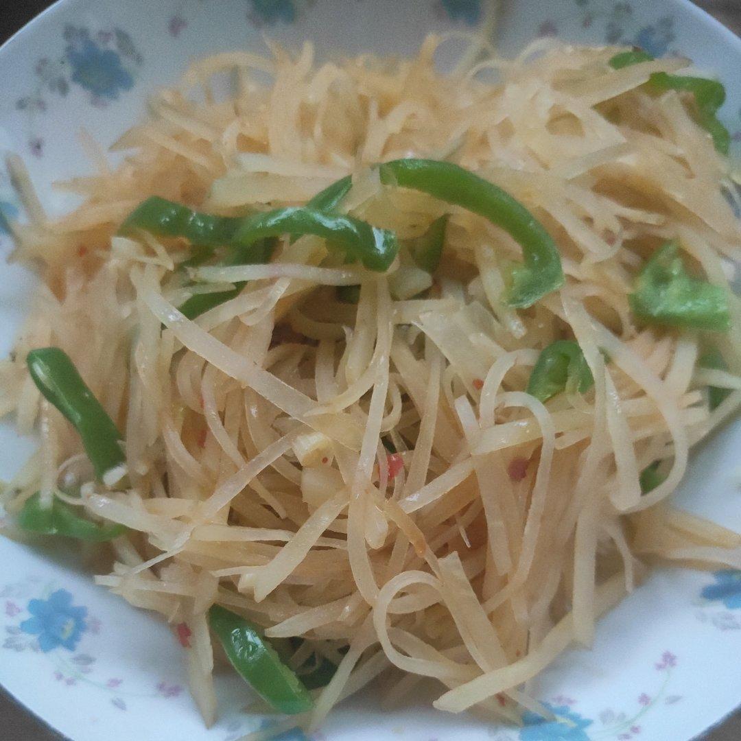 青辣椒炒土豆丝