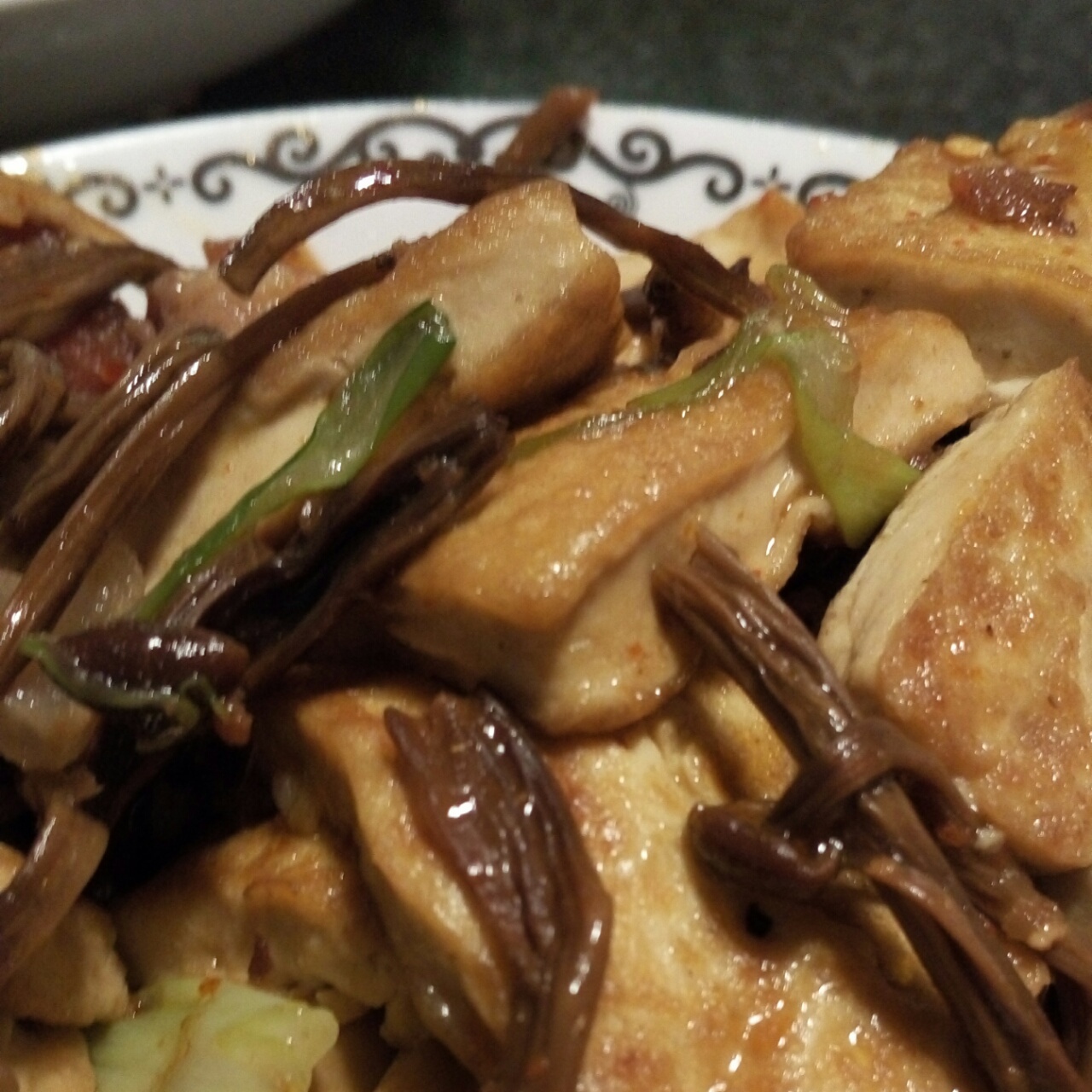 『越吃越瘦』万能的家常豆腐—茶树菇腊肉版