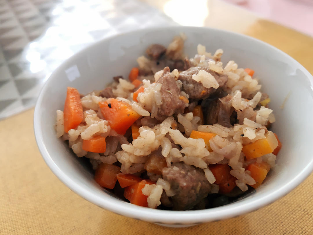 手抓羊肉饭