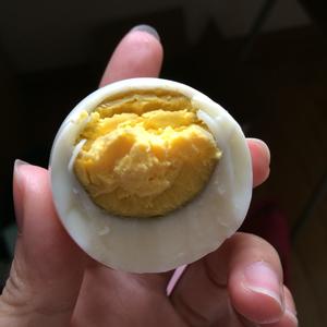 【焖烧杯】入门级白煮蛋的做法 步骤3