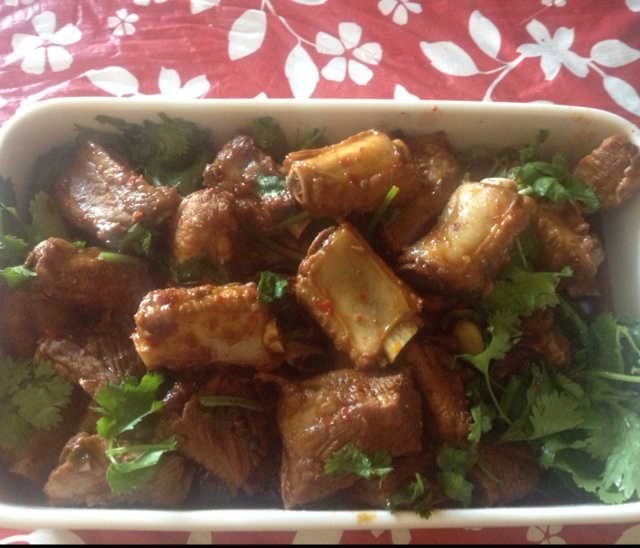 蒜蓉辣酱烧排骨