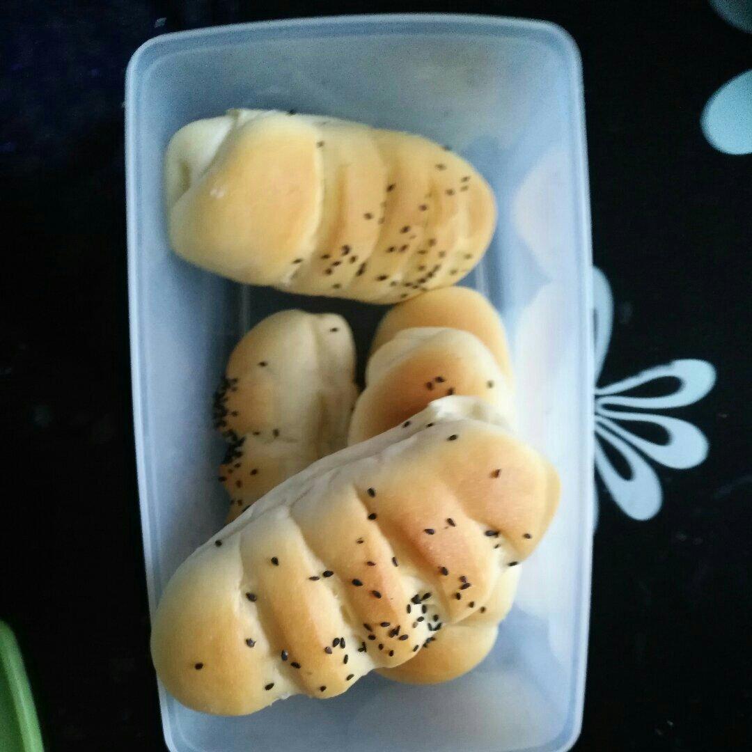 肉松肠仔包