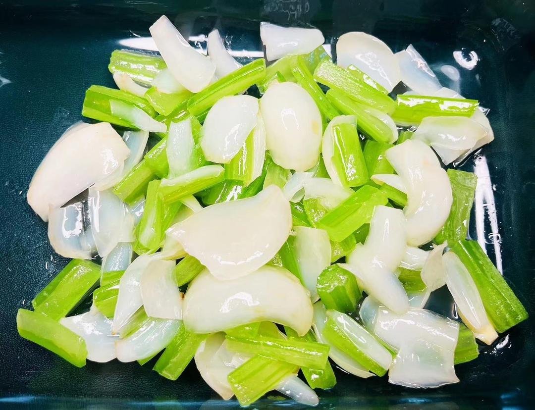 西芹鲜百合炒腰果