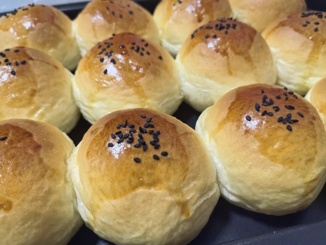 超好吃的咸蛋黄肉松小面包