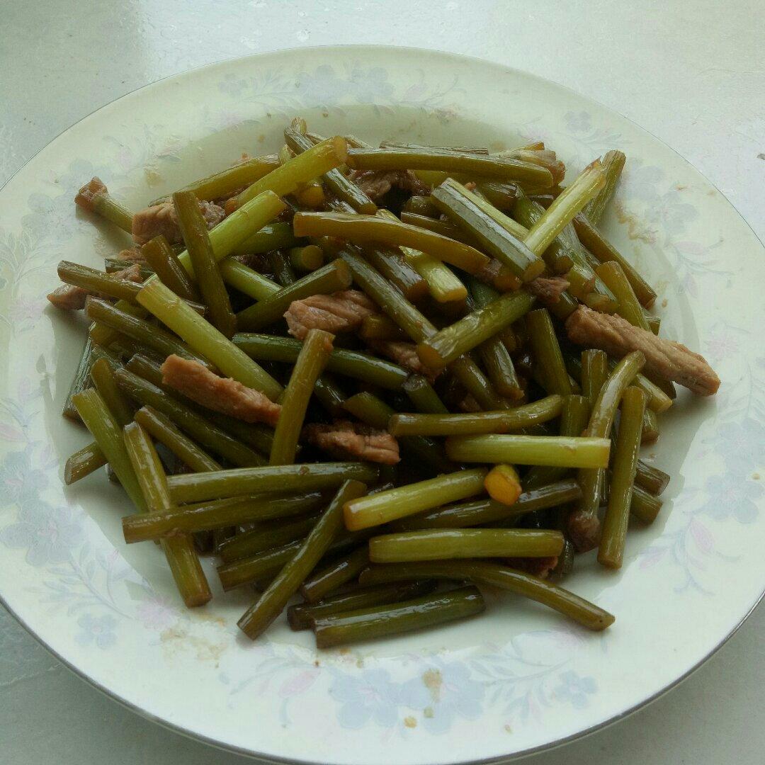 妈妈牌蒜薹炒肉