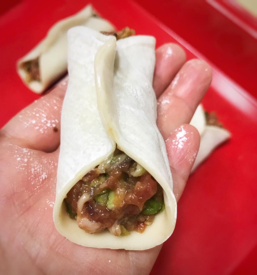 百变饺子皮～香煎槐花牛肉锅贴