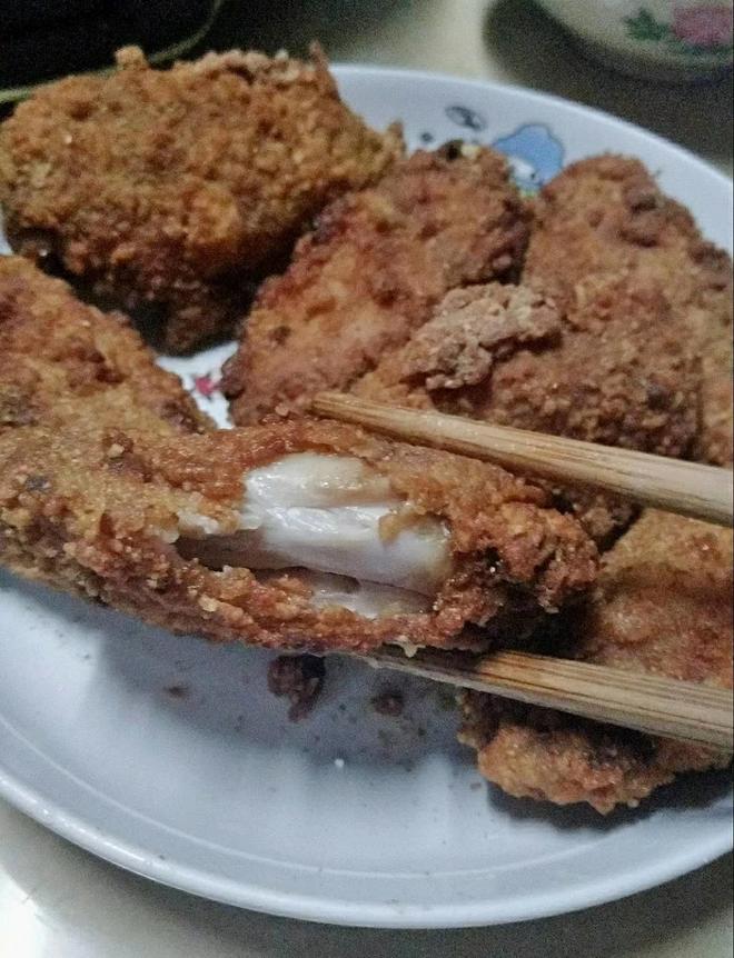 蒜香脆皮炸鸡翅！！！（外酥里嫩，放几个小时都依旧脆脆哒！）的做法