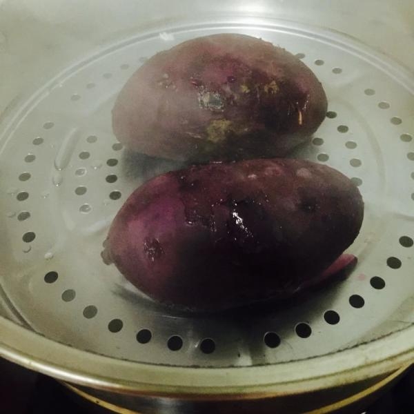 鸡蛋紫薯卷的做法 步骤1