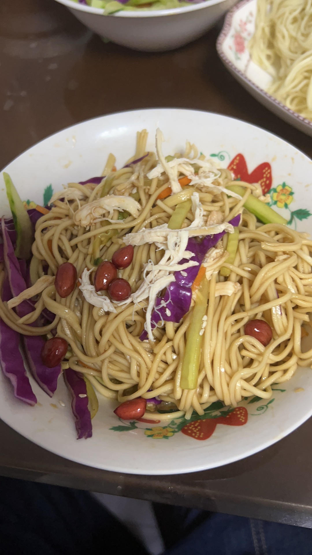 捞汁鸡丝凉面
