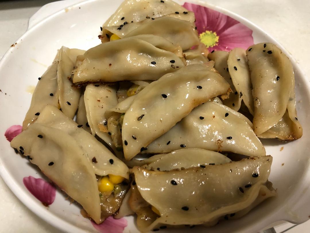 三鲜锅贴