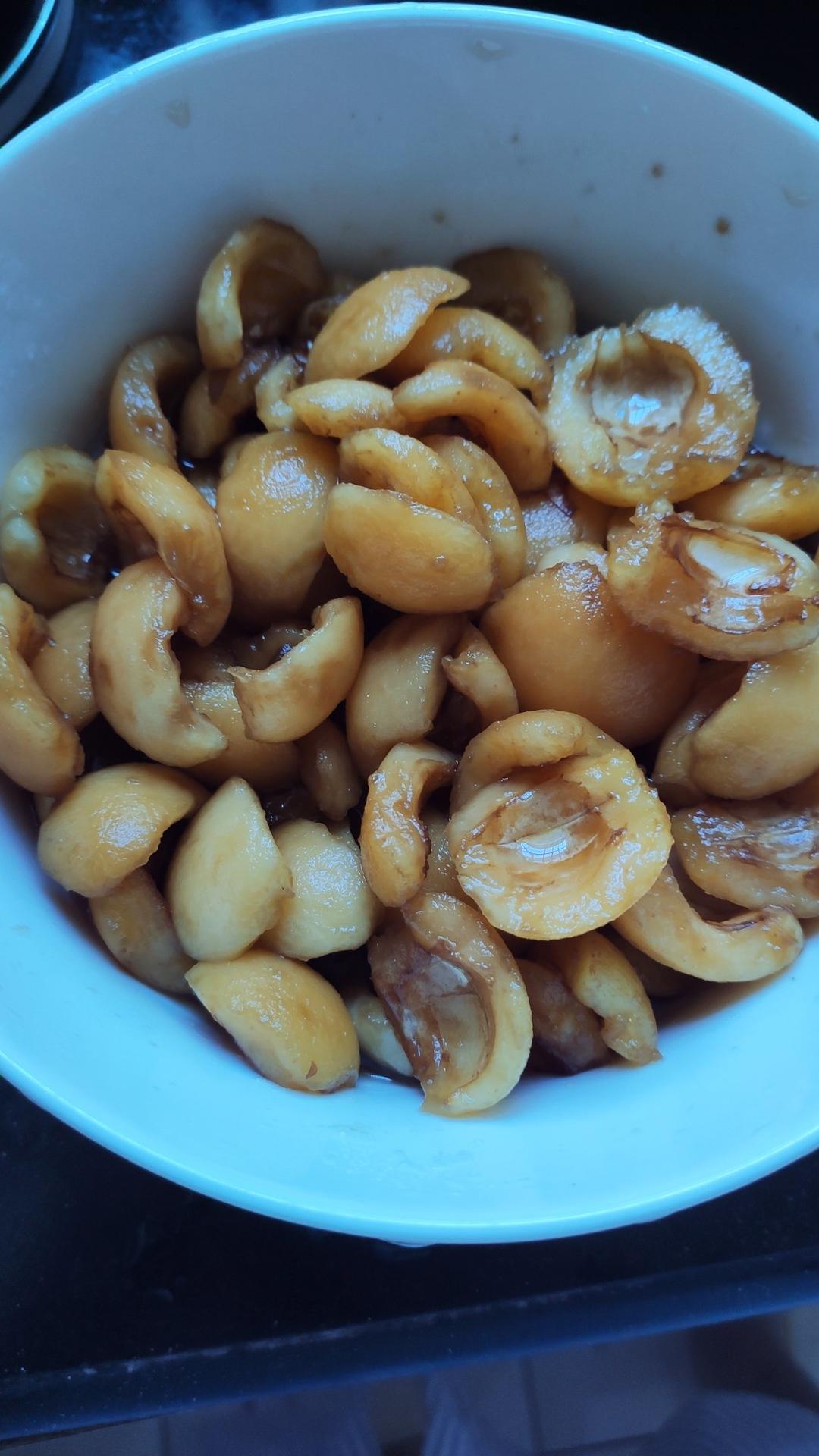 手工熬制“蜂蜜枇杷膏”，润肺止咳！！