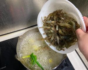 盐水河虾的做法 步骤3