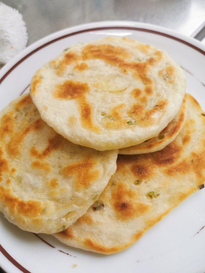 葱花大饼、蓬松柔软又简单的大葱烙饼