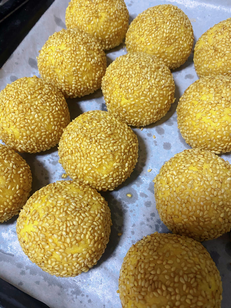 免油炸！秋日小甜品👉糯叽叽的南瓜芝麻球！