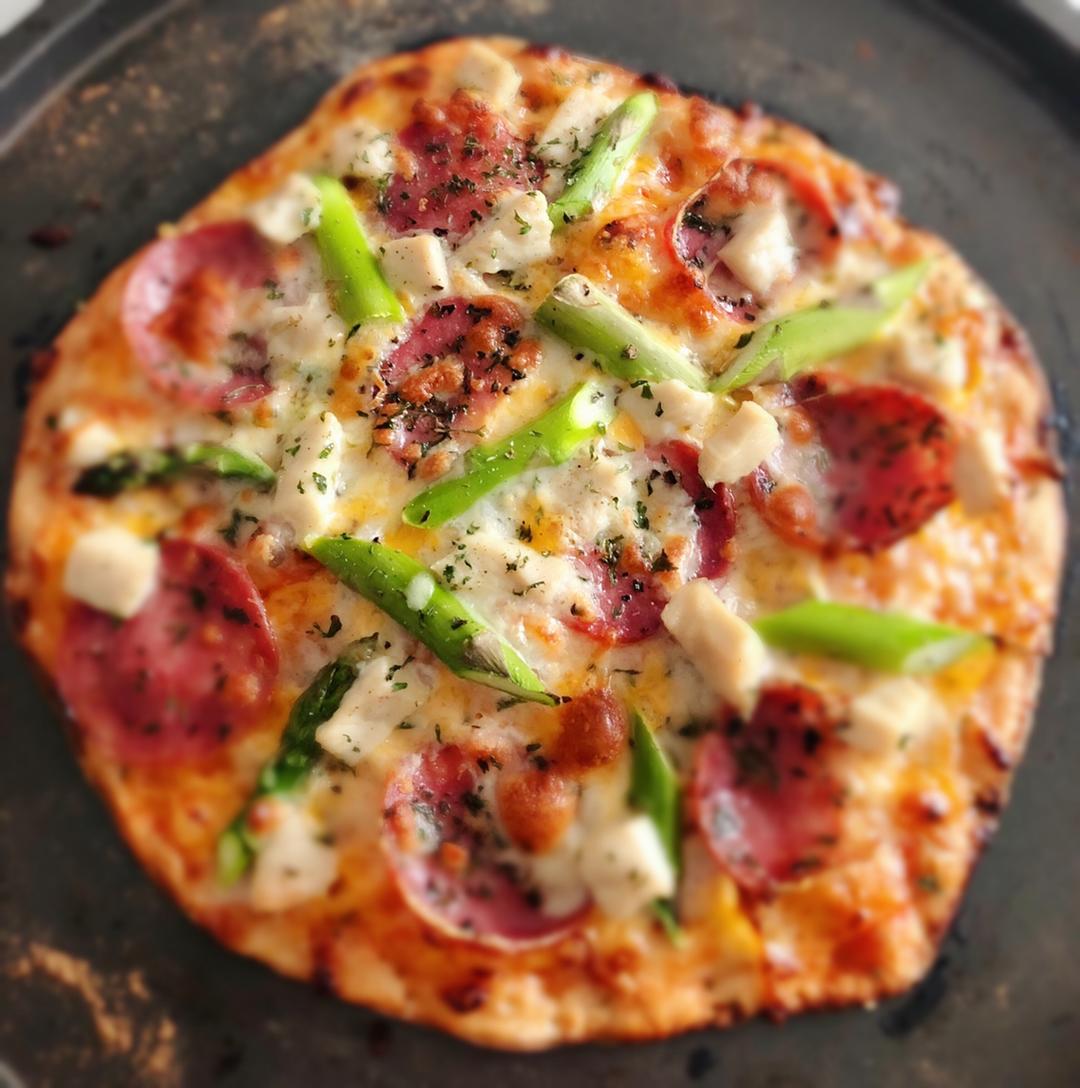 园园的移动城堡做的萨拉米薄底披萨 salami pizza